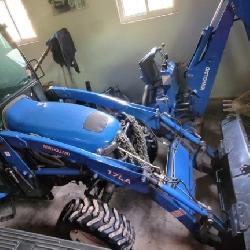 New Holland Tractor w/Cab & Loader 