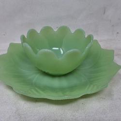 Vintage Fire-King Glass Jadeite Leaf Blossom Bowl
