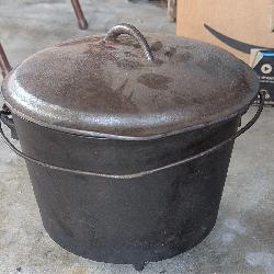 Cast Iron Lidded Camp Pot