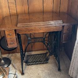 Antique Singer Treadle Sewing Machine In Wooden Cabinet Table