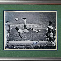 Pelé Signed Bicycle Kick Soccer Photo- Fanatics