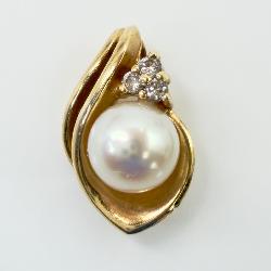 14KT Gold Diamond & Pearl Pendant