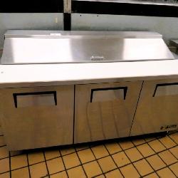 6ft True Tssu-72-18 Self-contained 3-door Sandwich Prep