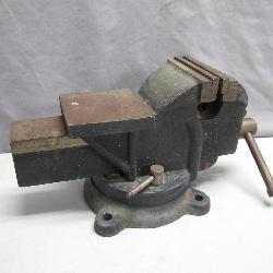 Heavy-Duty Bench Vise with Swivel Base