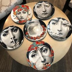 P - LOT OF SIX COLLECTIBLE PLATES (A39)