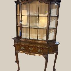 18TH CENTURY WALNUT CHIPPENDALE 2 PC CHINA CABINET