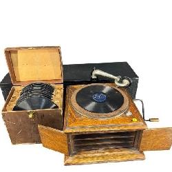 VICTOR OAK TABLE TOP VICTROLA WITH RECORDS