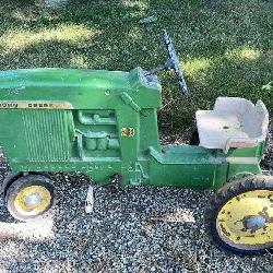 Ertl John Deere 20 Pedal Tractor- Model D63