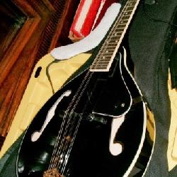 ROUGE MANDOLIN