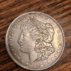 1921 Morgan silver dollar & case