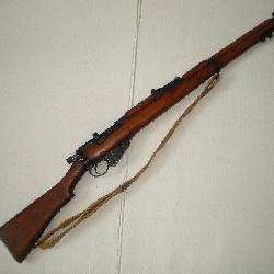 BRITTISH LEE-ENFIELD SHT. L. E. MKIII---