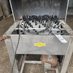 Plucking machine