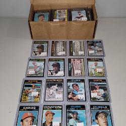 JUST ADDED! Vintage Baseball Cards Being Sold in Large Groups