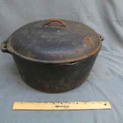 Vintage Cast Iron Cooking Pot w/ Lid