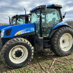 NH T6050 Tractor, Cab, 4088 Hours, Mechanical Front, 2 Remotes, 10 Front Weights , 380/85R28 Fronts, 480/80R38 Rears ​