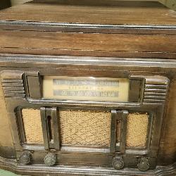 Antique Silvertone Record and Radio Player