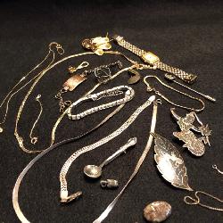 Large amount of GOLD Jewelry 