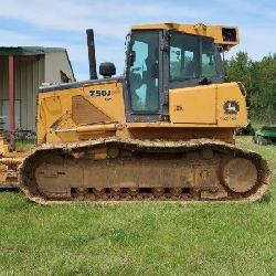JD 750J LGP Dozer, Hours Unknown, Cab & Air, 34” Tracks - Wide Pads,    12’ 6 Way Tilt Blade,  Good Undercarriage, SN TO750JX114375