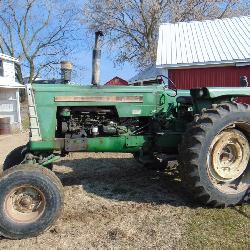 Oliver 1600 tractor