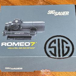 SIG SAUER Romeo 7 1x30mm Full Size Red Dot Sight