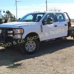 2017 Ford Pickup 4x4 with Pro Spear Spike Bed D200