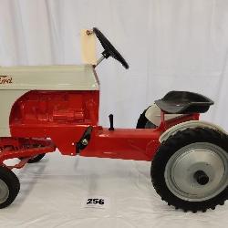 ERTL Ford Pedal Tractor,