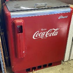 Coca-Cola Vintage cooler, running
