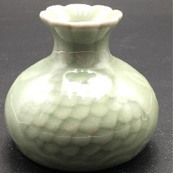 Chinese Celadon 2 1/2ï¿½ Vase w/Koi Scales & Flower