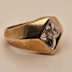 10k White and Yellow Gold Ring with Diamond sz 6.5 tw: 6g