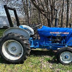 Ford New Holland 2000 Wide Front Diesel Tractor with ROPS, rear PTO, etc. # C412065 Model # 81028C 