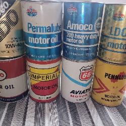 Petroliana oil cans 