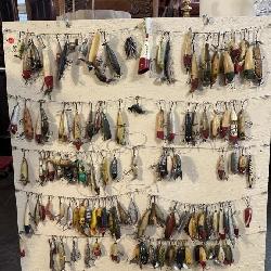 APPROX. 100 VINTAGE WOODEN FISHING LURES