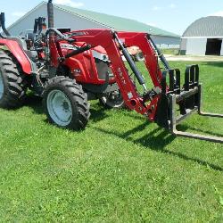 MF 4609 Tractor w/ MF 931X Loader 90 HP 4x4 500 hrs. 12 speed