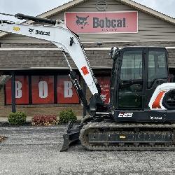 2021 Bobcat E85 Excavator, 442 hrs,  Enclosed cab w/ heat & AC, hydraulic thumb,