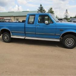Clean-1994 Ford F-250 XLT 5.8L V8 Auto, 4x4, 8ft