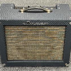 Ampeg tube amplifier