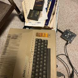 Vintage Atari 800 plays 