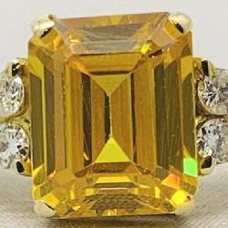 14KT YELLOW GOLD 8.00CT CZ & DIAMOND RING