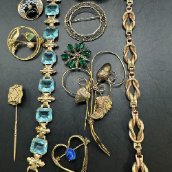 672 - 12pc Lot of Vintage Costume Jewelry Gold Filled?