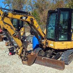 Caterpillar 303.5E2 CR Mini Excavator With Full Cab, 3186 Hours Showing On Gauge, 6' Blade