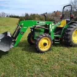 JD 5105 WITH QUICKTACH LOADER