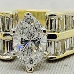 18KT YELLOW GOLD 2.09CT DIAMOND RING WITH 1.09CT