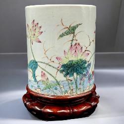 1920-30 Chinese Famille Rose Brush Pot