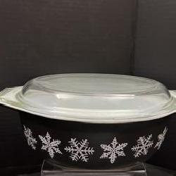 Pyrex Black Snowflake Lidded Casserole