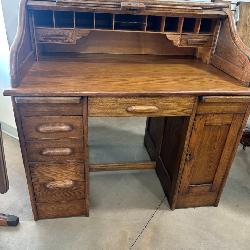 Outstanding size Roll Top Desk