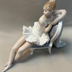 N - LLADRO CLASSIC DANCE FIGURINE (M88)