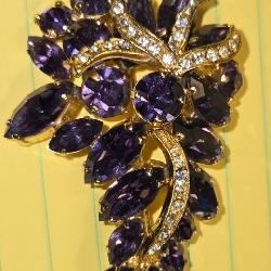 Vintage Weiss Purple Gem & Rhinestone Brooch
