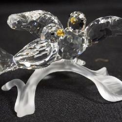 1084	SWARVOSKI CRYSTAL TURTLE DOVES, APPROXIMATELY  4 IN X 2 1/2 IN H