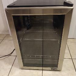 NewAir 90 Can Capacity Beverage Cooler – Works