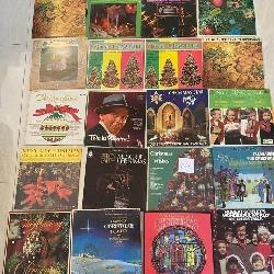 V - LOT OF CHRISTMAS VINYL RECORDS (A63)